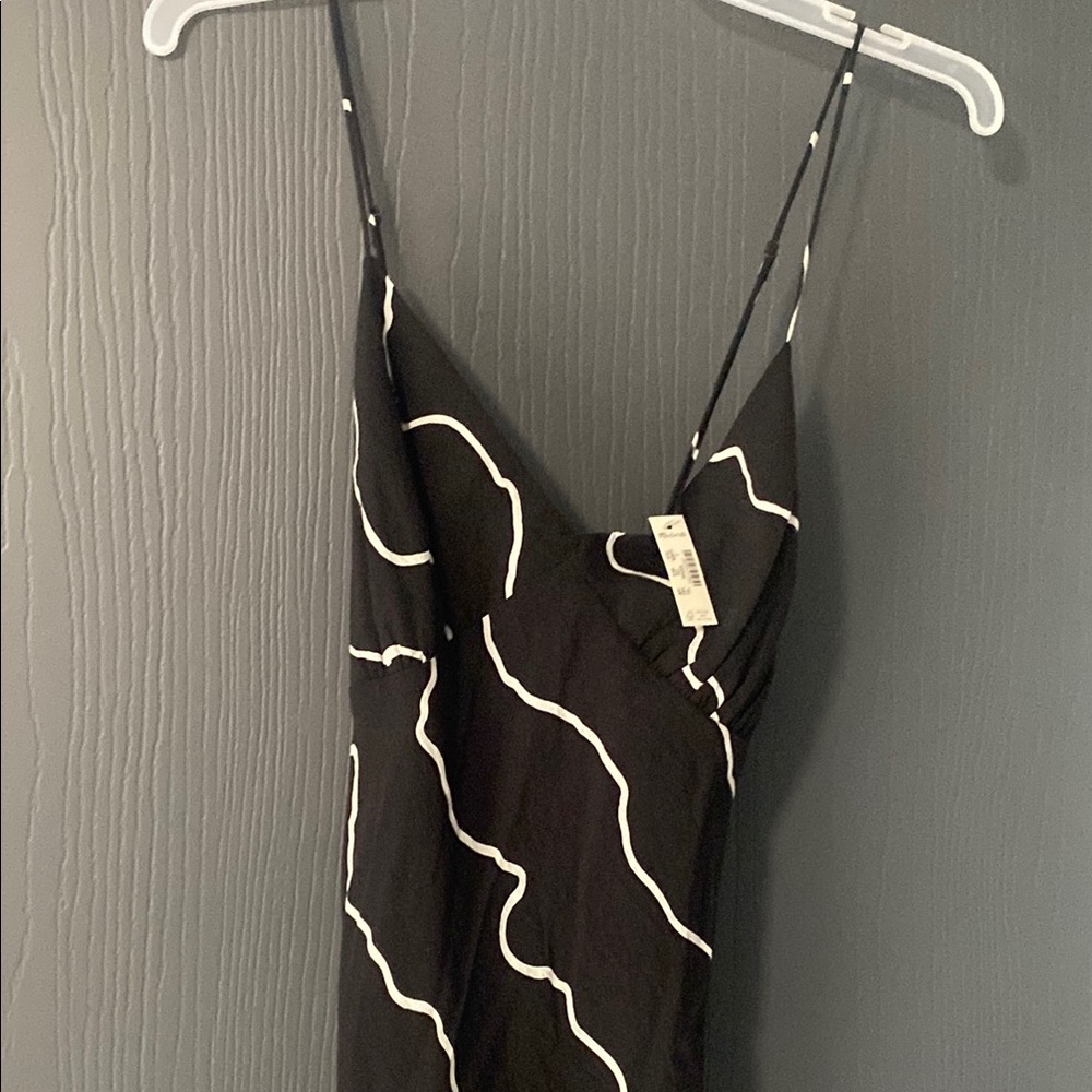 Madewell Black and White Chemise with Diagonal Wave Pattern
